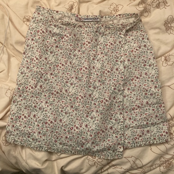 White Floral Wrap Skirt - Picture 1 of 6